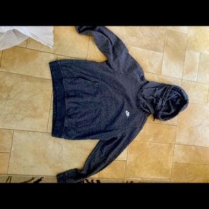 Long neck Nike gray sweatshirt hooded